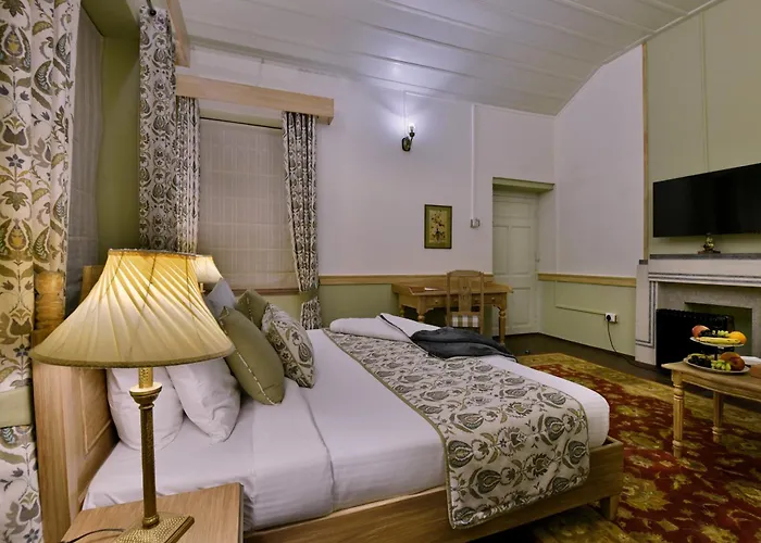 Brij Villa, Dalhousie - A Colonial Luxury Retreat